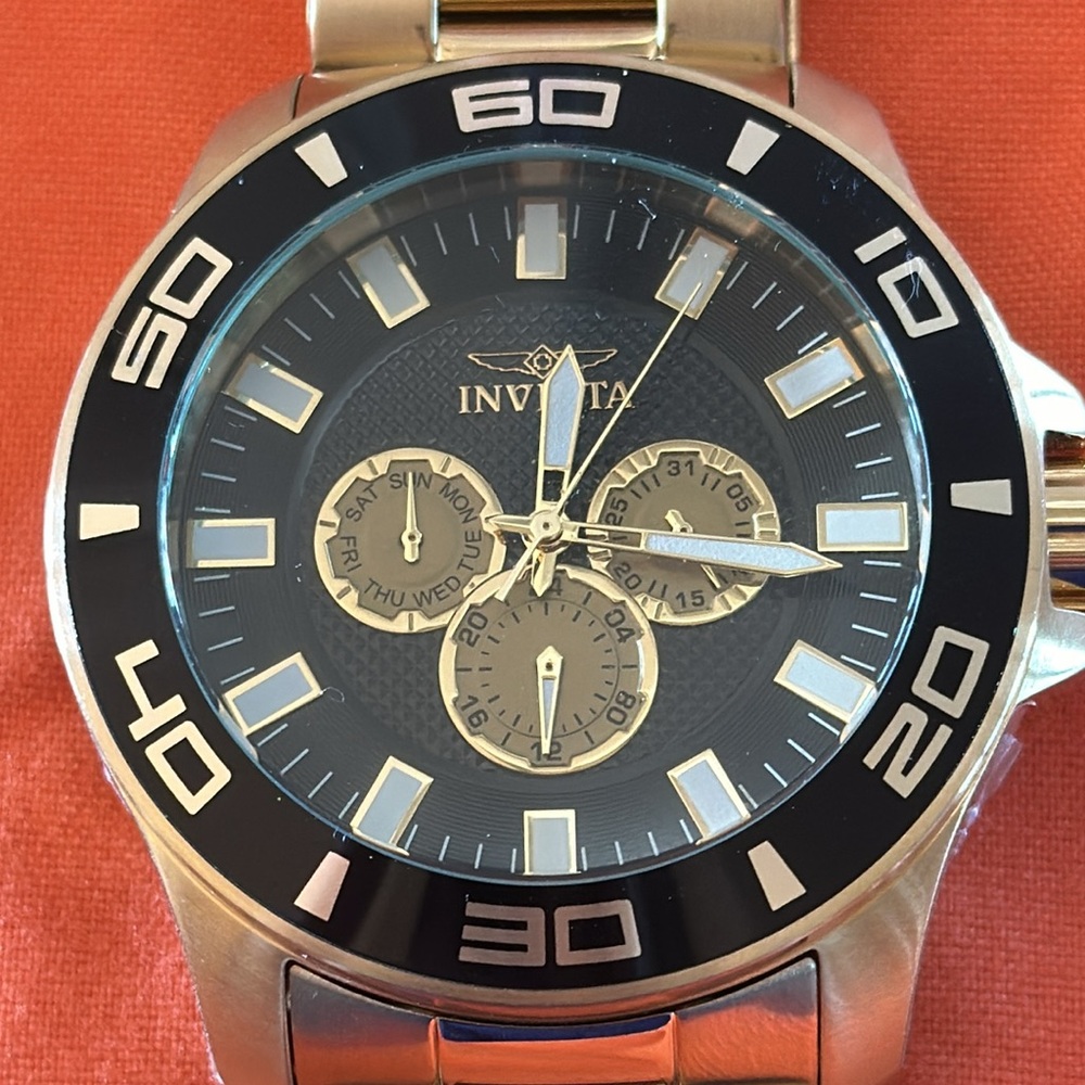 Invicta Pro diver gold watch with black face, New